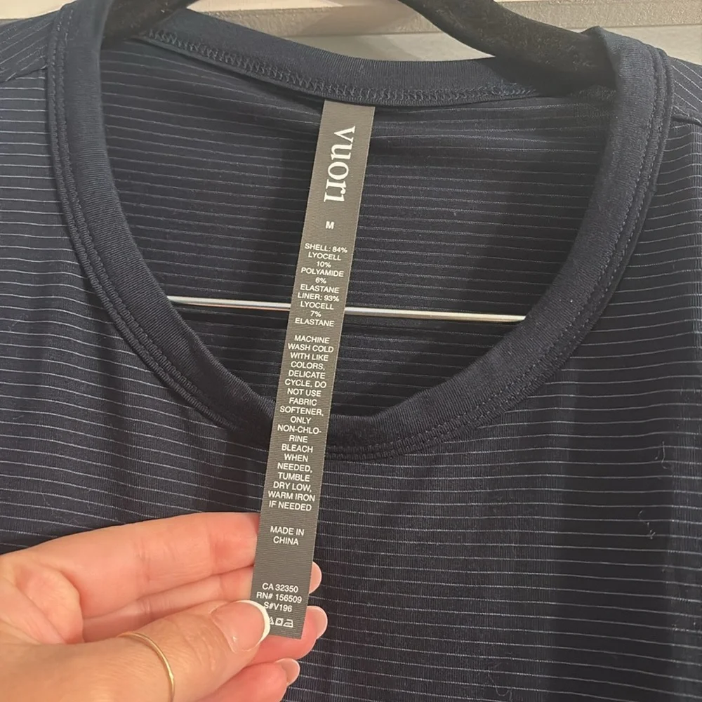 VUORI Linear Tech Tee MENS SIZE MEDIUM BLUE - Picture 5 of 10